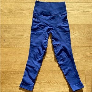 Lululemon zone in blue cropped leggings